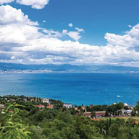Apartmán Stunning In With House Sea View