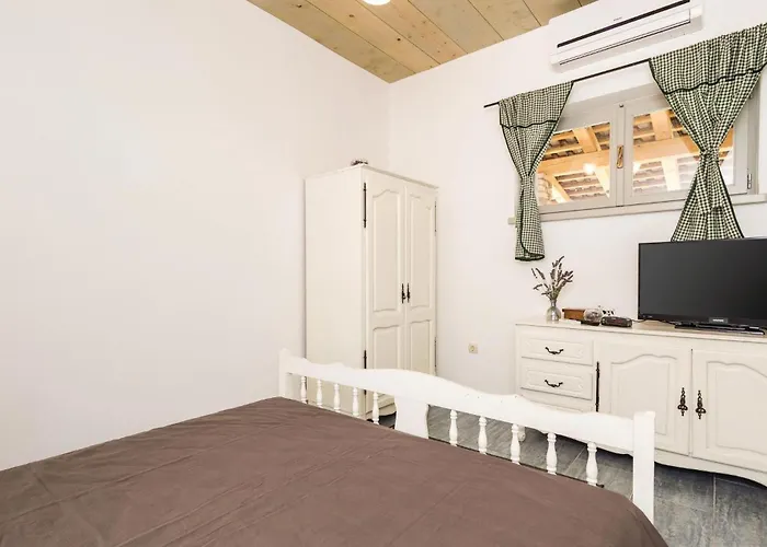 Stunning In With Wifi Lovran