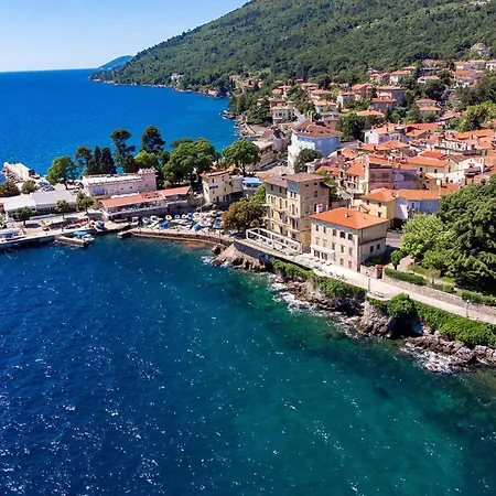 Apartment Stunning In With Wifi Lovran